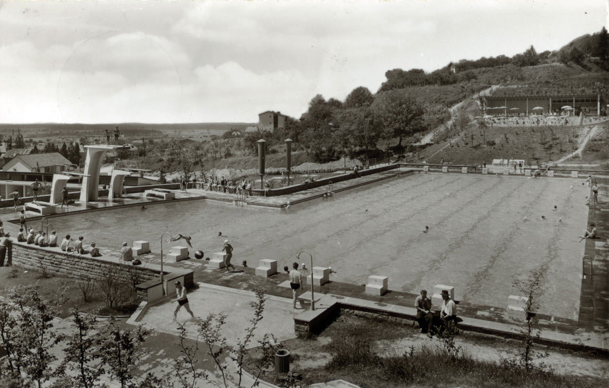 Terassenbad-in-der-Wolfsgurgel-1959